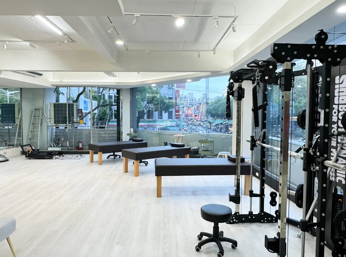 美術店訓練環境